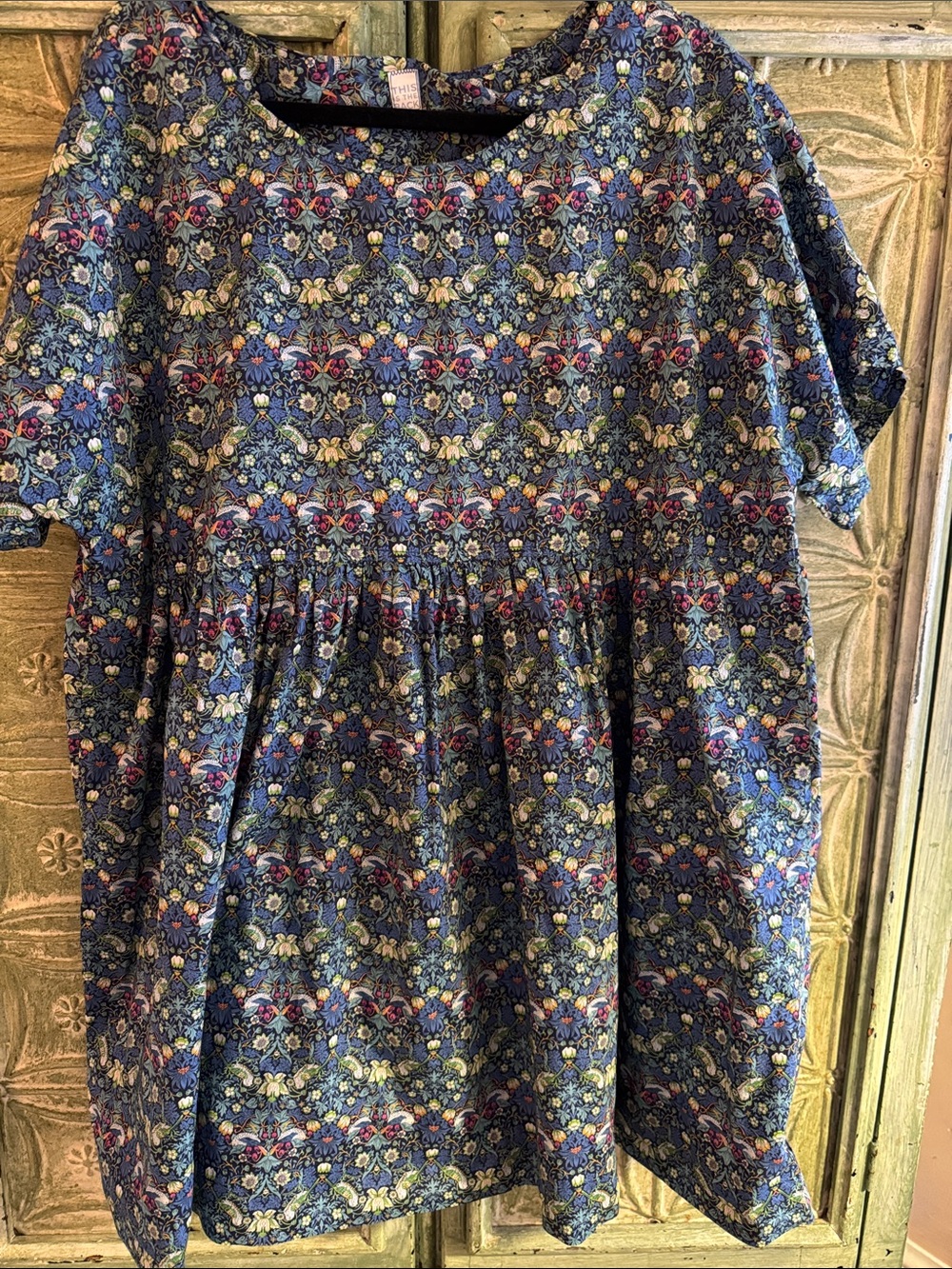Short dress with birds and flowers. Xxl